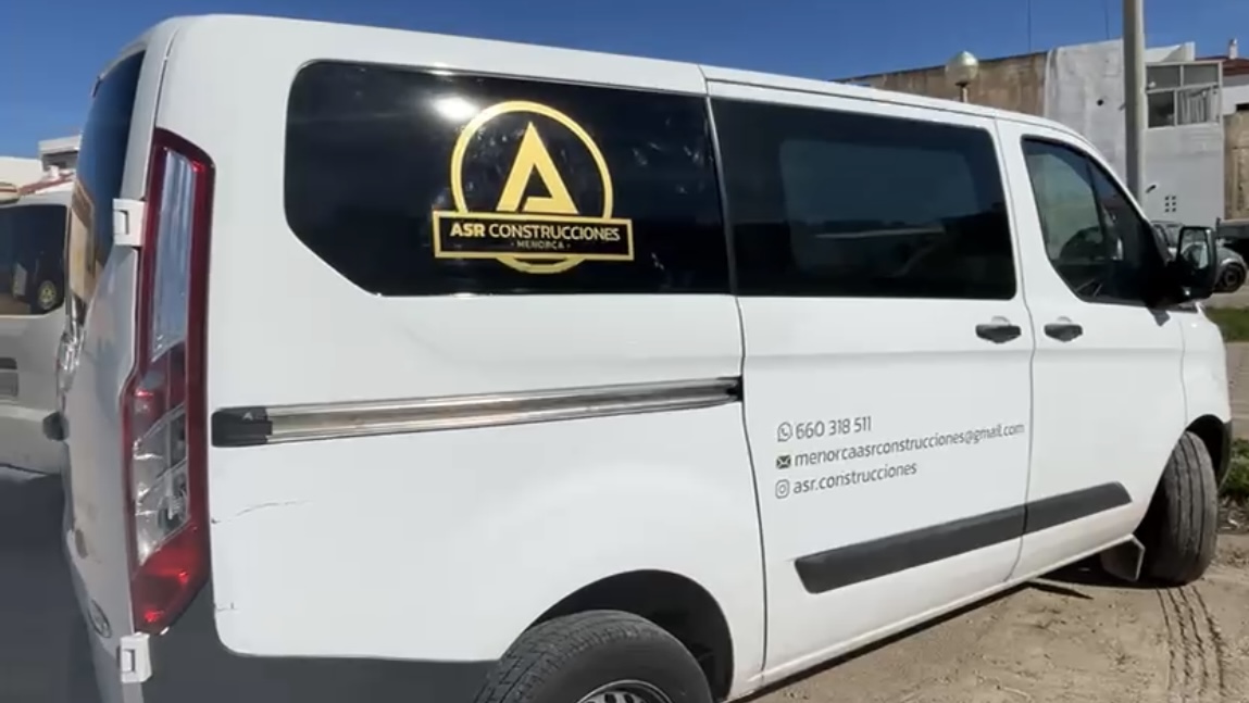 Furgoneta corporativa ASR Construcciones