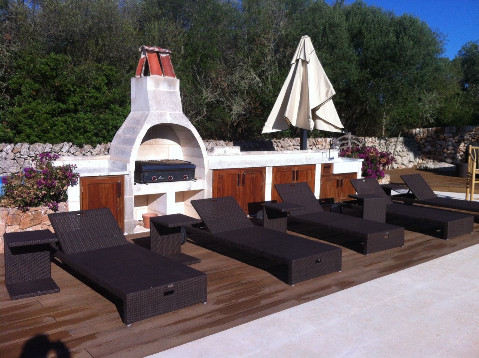 Barbacoa de piedra natural menorquina