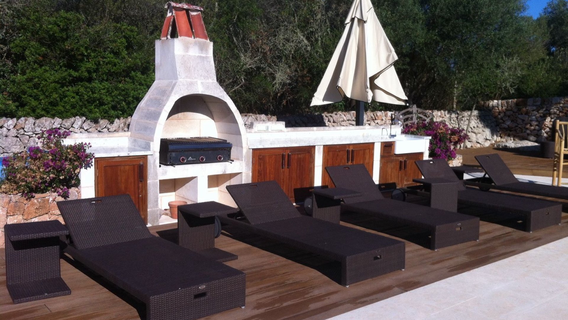 Barbacoa exterior terminada