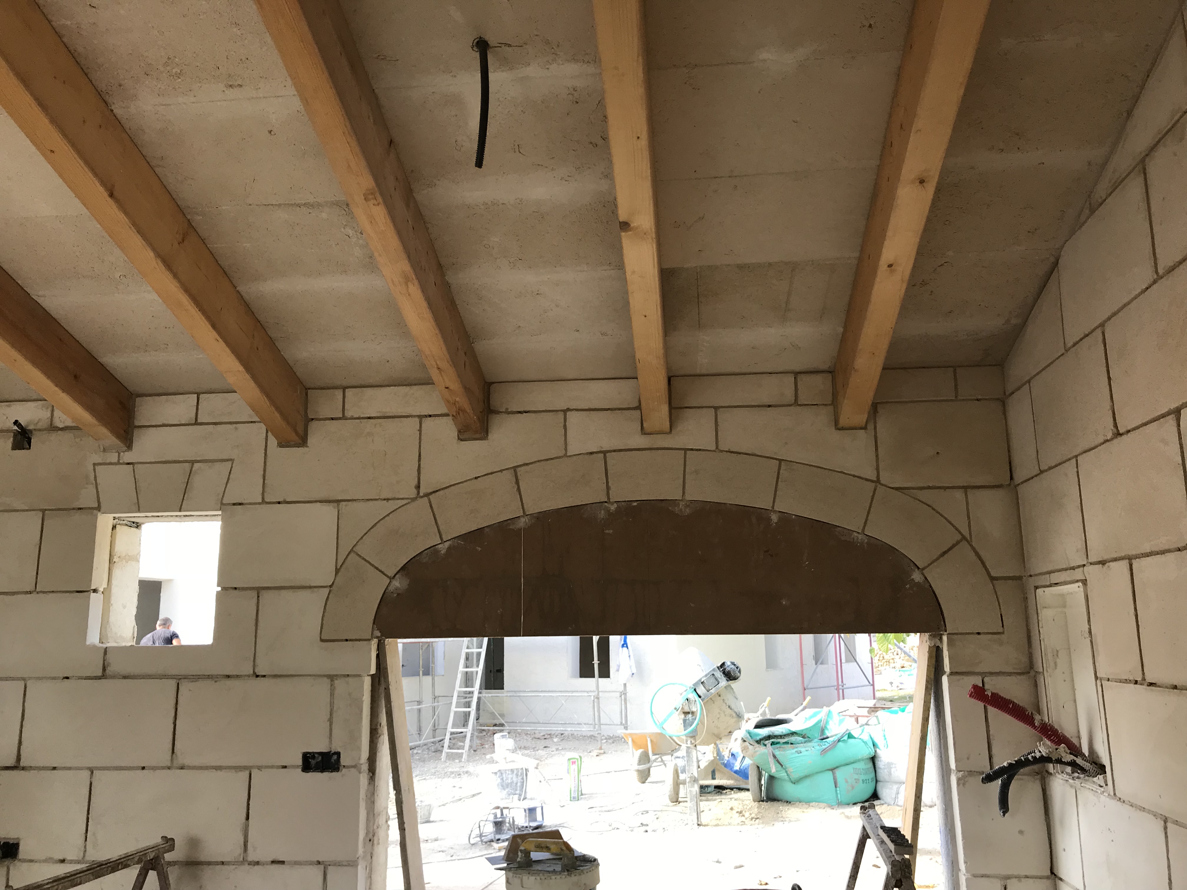 Construcción de arco de piedra